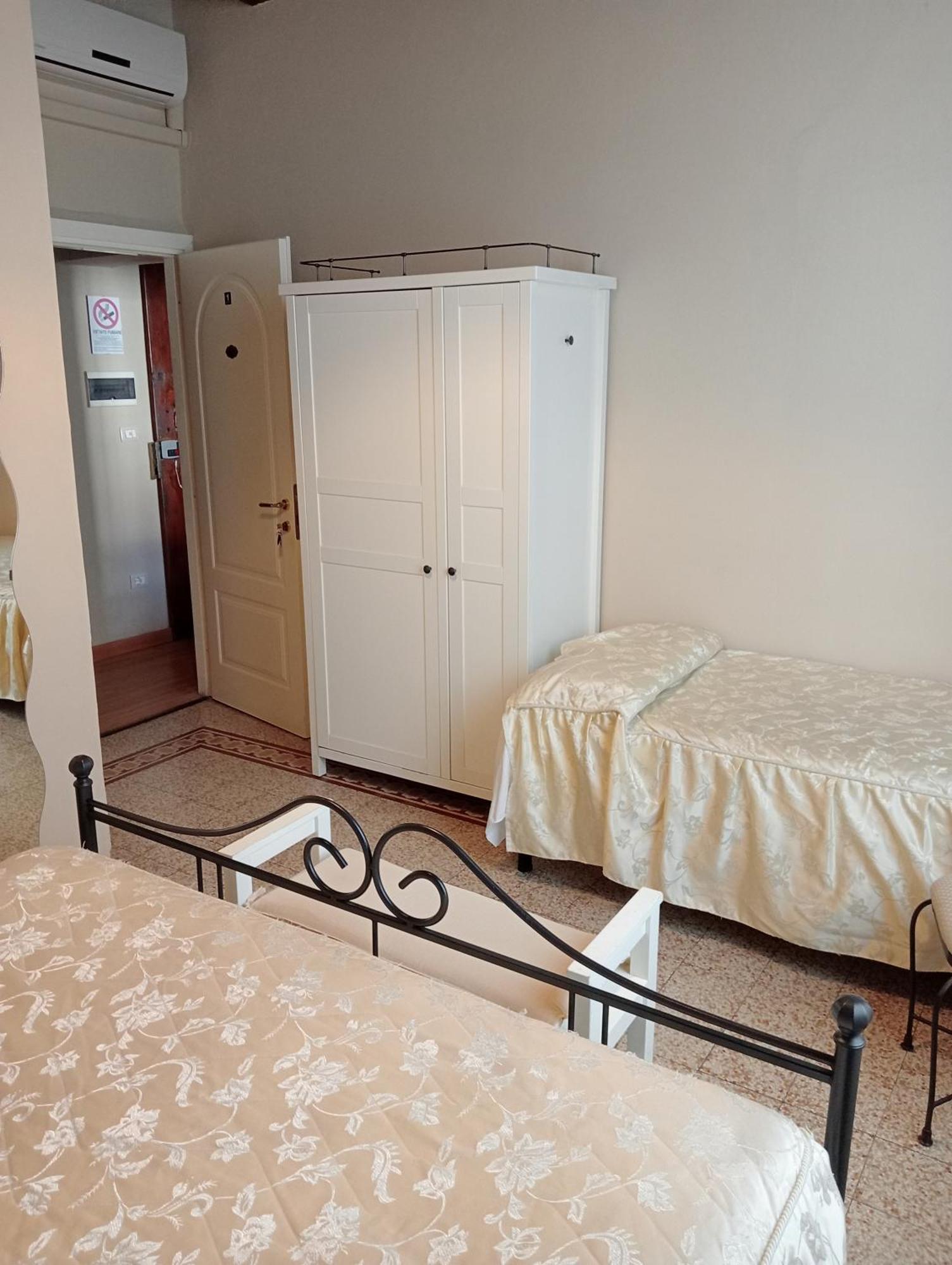 Buonanotte Rooms Лукка Экстерьер фото
